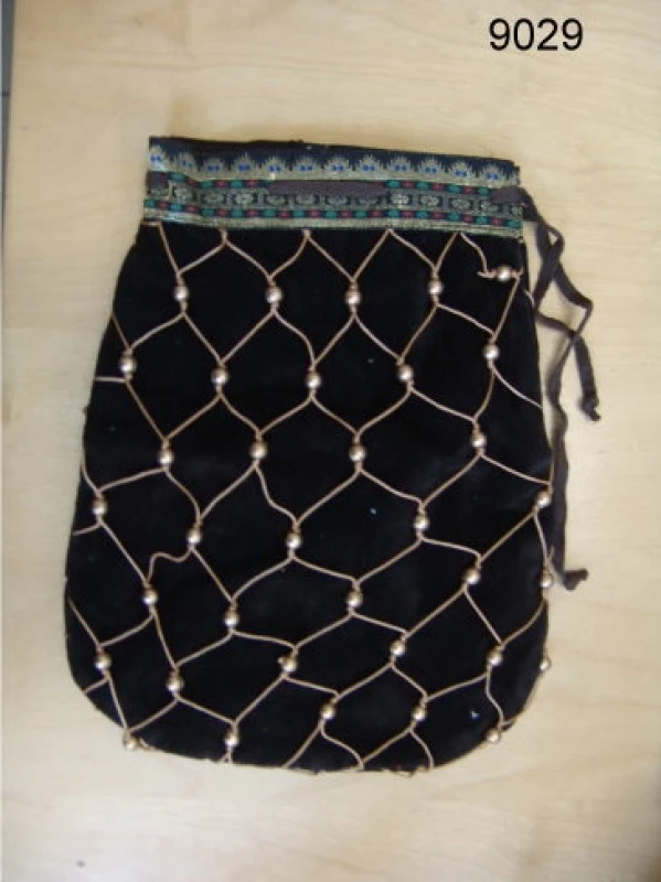 9029-edler-samtbeutel-mit-verzierung-dunkelbraun Elegante bolso de terciopelo «Relindis» Terracota - Imagen 1