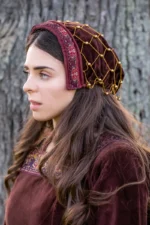 Noble capucha de terciopelo "Elaine" Burdeos