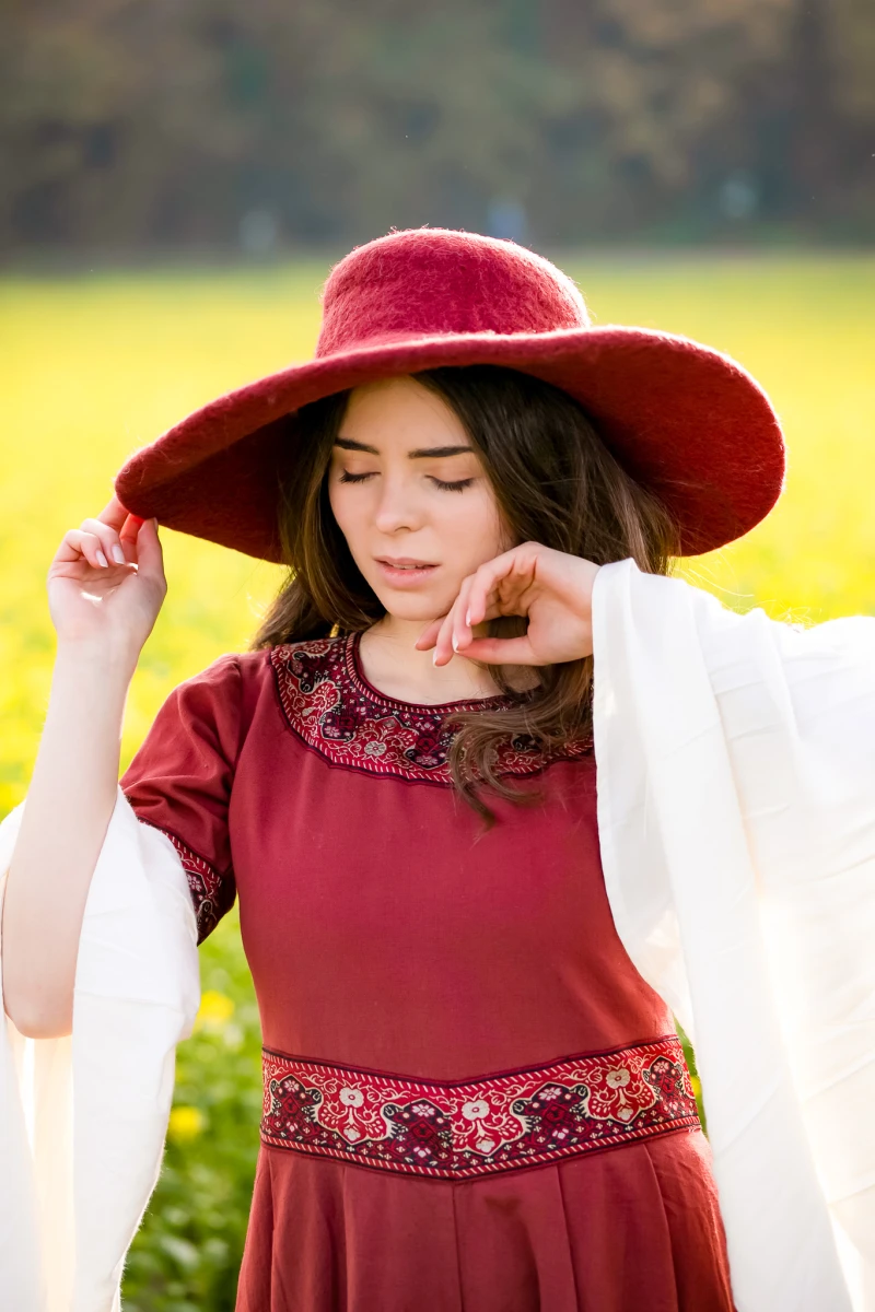 handgefertigter-hut-eleganz-rot Sombrero hecho a mano "Elegance" Rojo - Imagen 1
