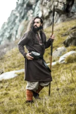 Túnica vikinga "Freki" con bordado a mano Marrón - Imagen 3