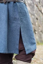 Túnica vikinga "Freki" con bordado a mano Gris azulado - Imagen 10