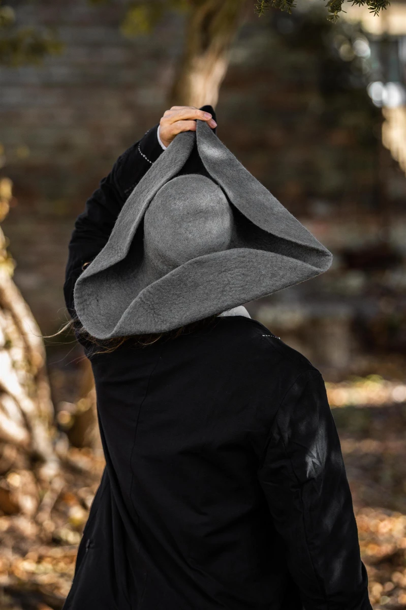 wollfilzhut-dreispitz-hugo-grau Sombrero de lana de fieltro tricornio "Hugo" Grey - Imagen 1