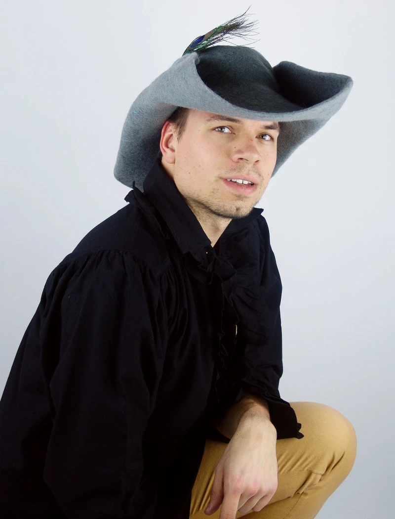 wollfilzhut-mit-feder-pieter-grau Sombrero de fieltro de lana con pluma "Pieter" Gris - Imagen 1